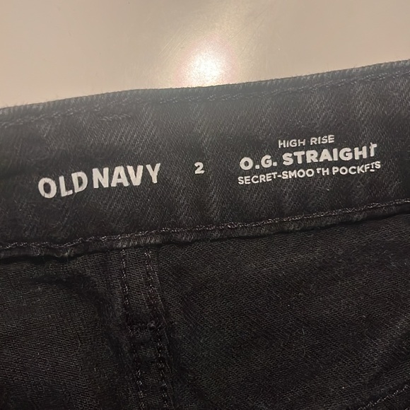 Black button up/zip up shorts | Old Navy | Size 2 - Picture 3 of 4